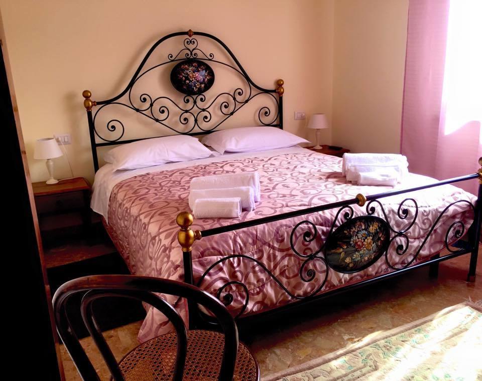 Bed & Breakfast La Casa Anticaマコメール 部屋 写真